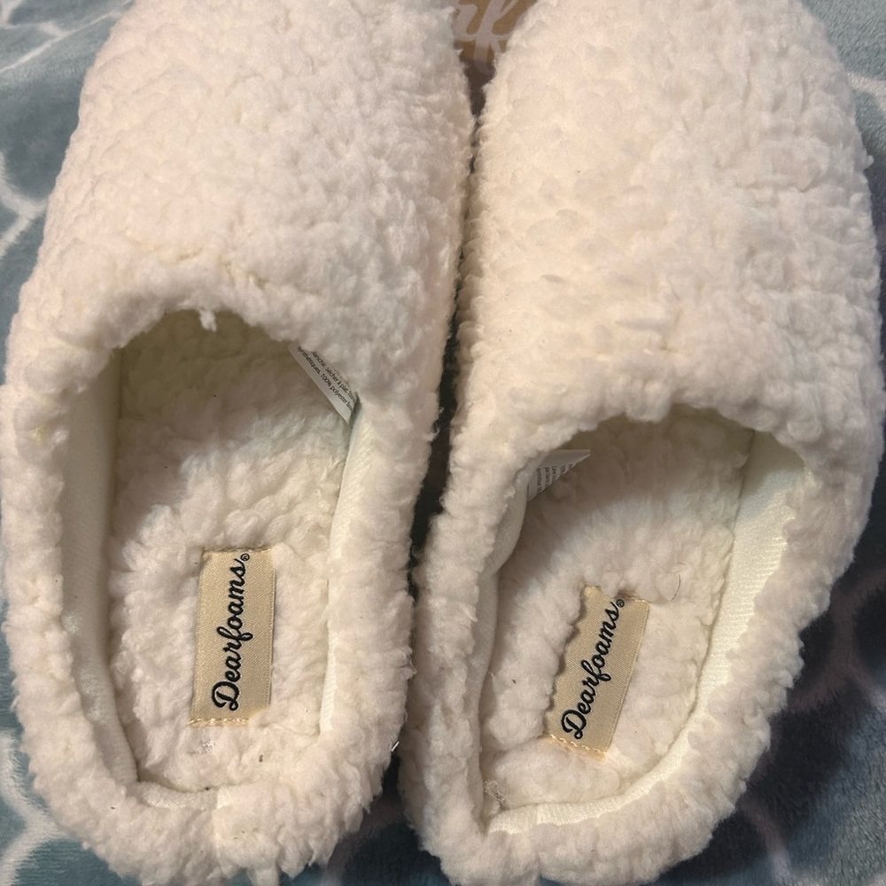 Slippers - Picture 2 of 3